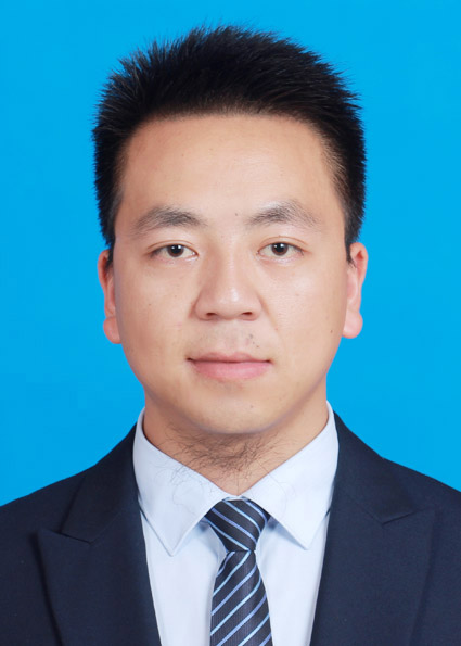 党委副书记、副校长   余林